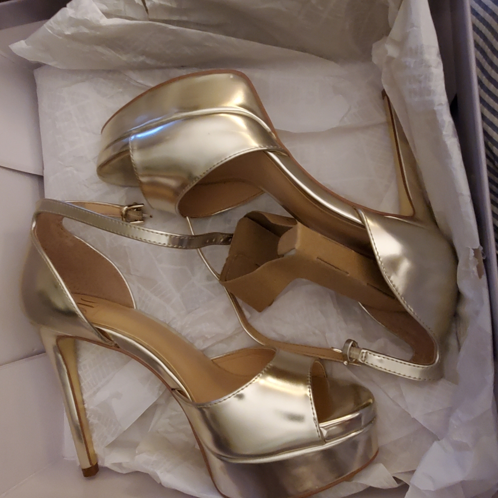 JLO by Jennifer Lopez Womens Idolina Gold Ankle Strap Heels